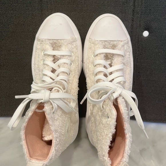 NWOT Converse WMNS Chuck Taylor All Star Move High 'Perfect Is Not Perfect Egret - Picture 2 of 5